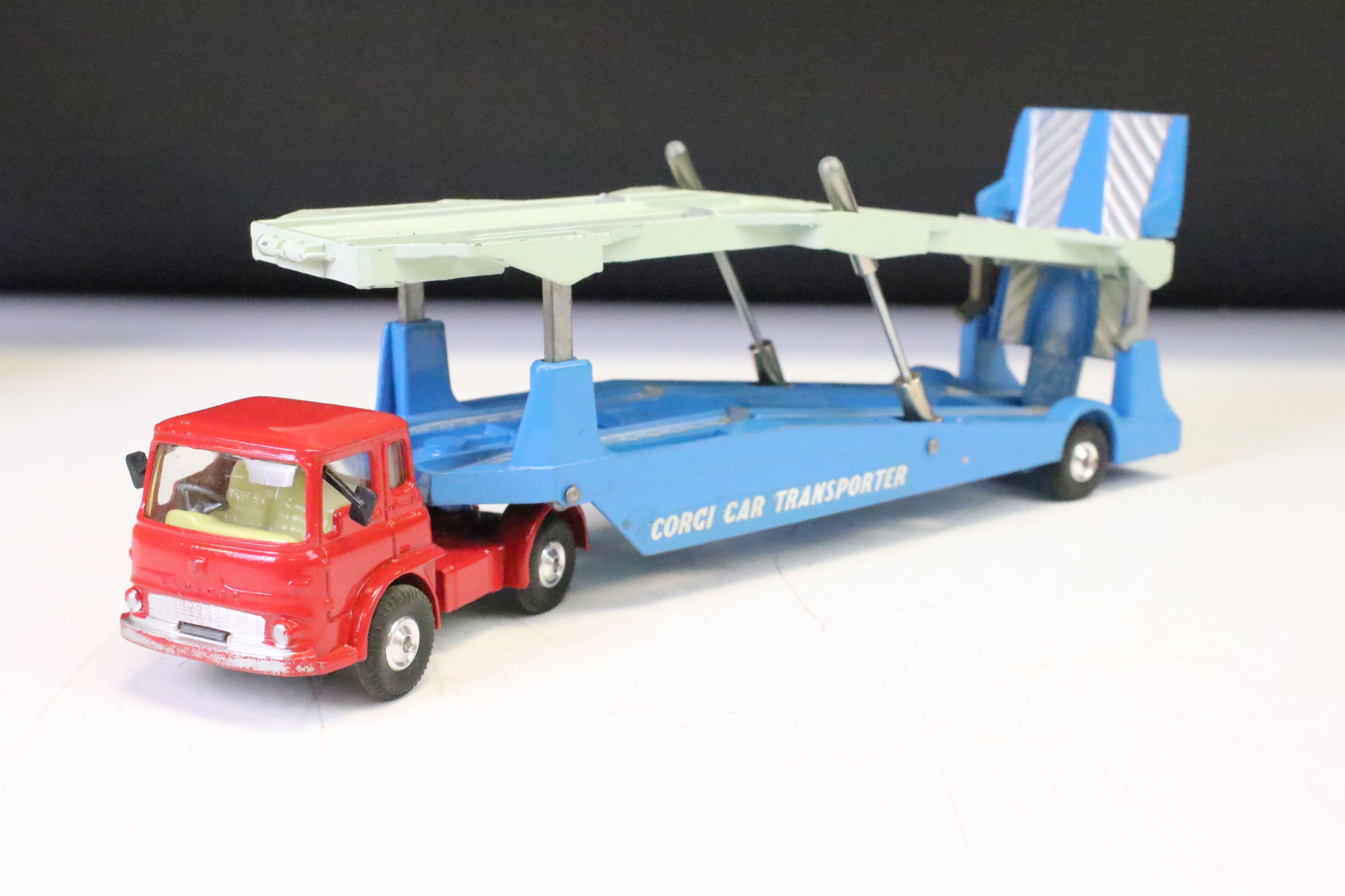 Boxed Corgi Major 1105 "Carrimore" Car Transporter with "Bedford" Tractor Unit, with operating - Image 2 of 5