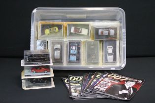 18 Boxed/cased Fabri The James Bond 007 Car Collection diecast models, along with 20 x magazines