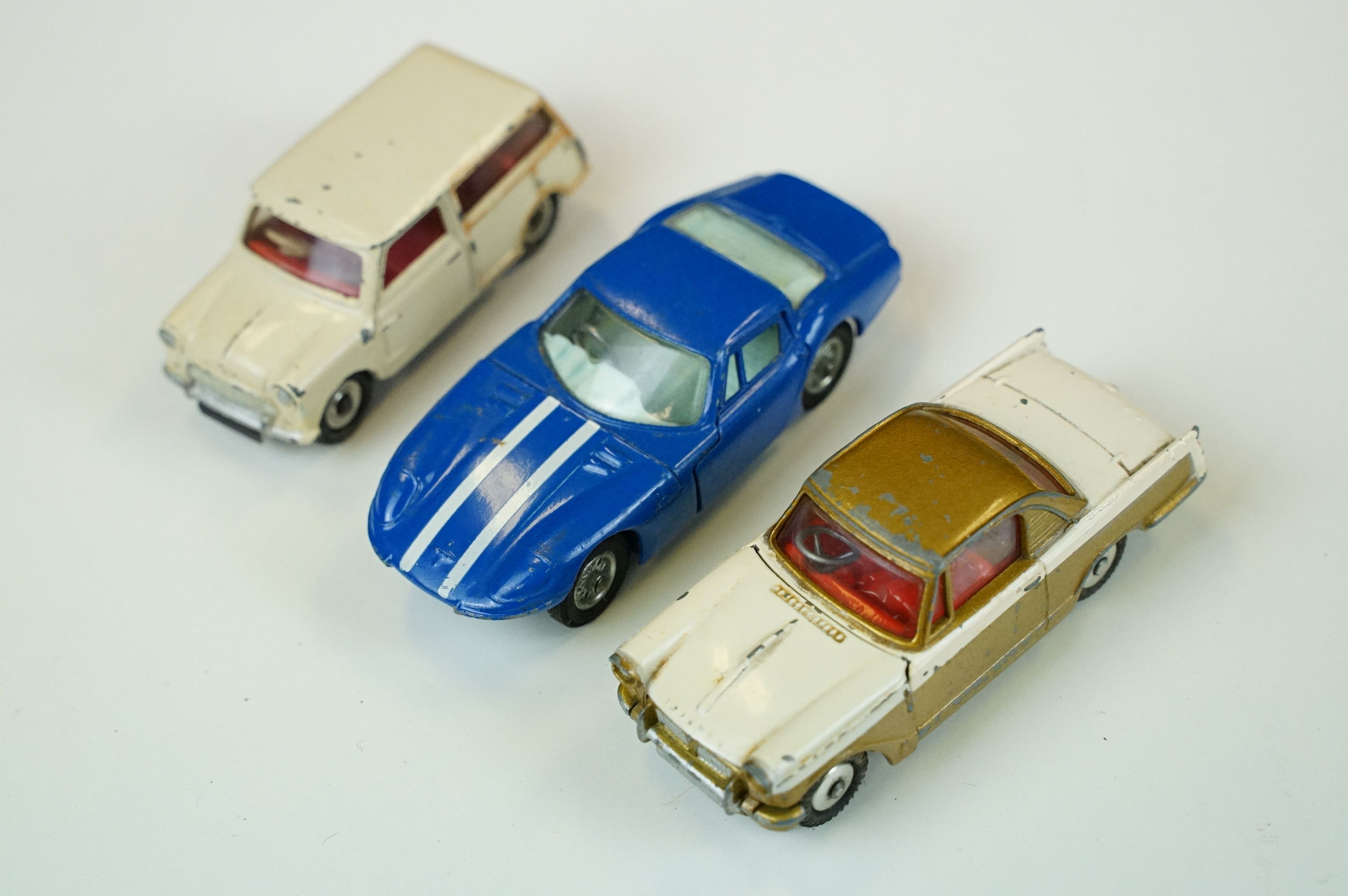 35 Mid 20th C play worn diecast models to include Dinky, Triang & Corgi examples, featuring Triang - Image 9 of 13