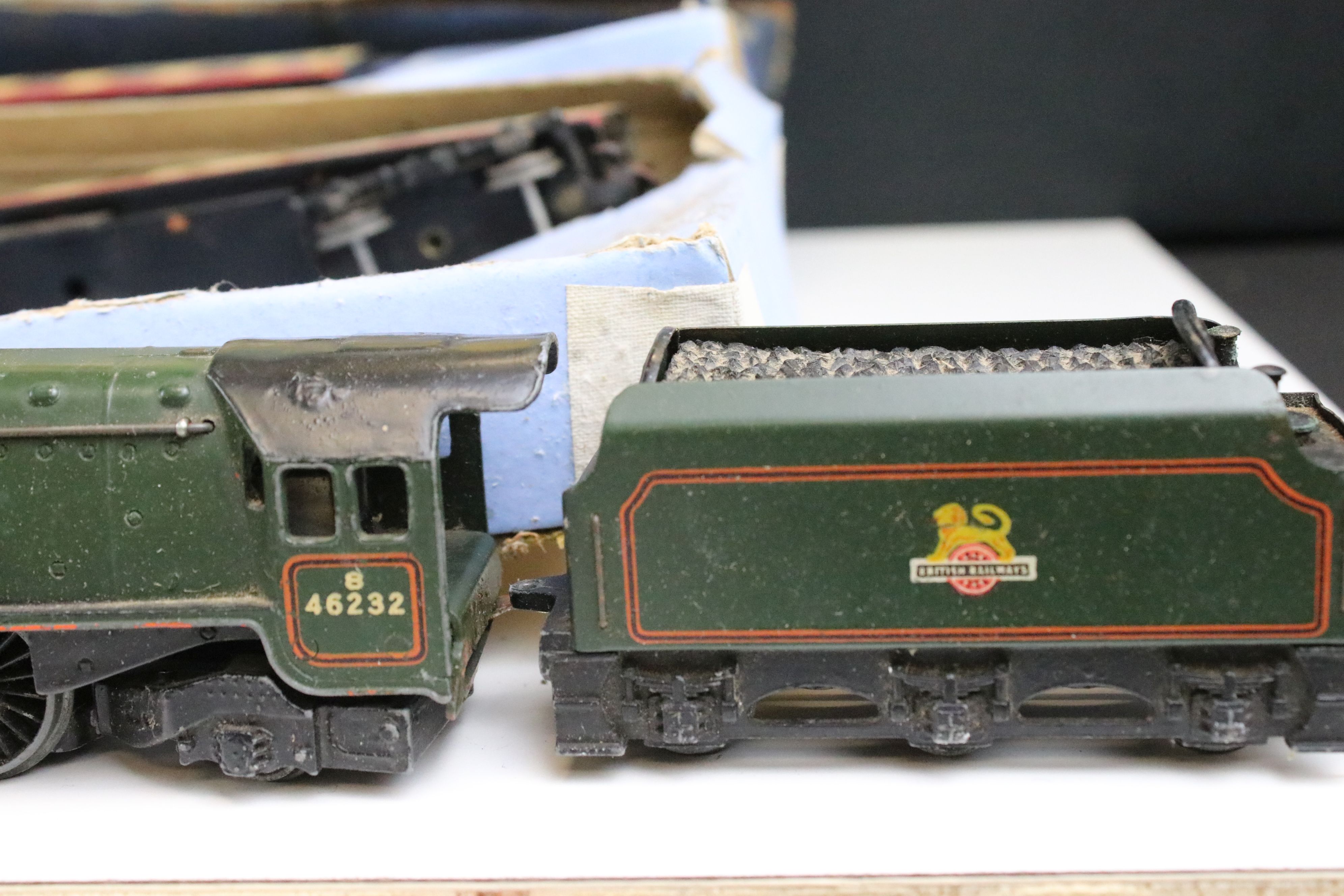Large quantity of Hornby Dublo / O gauge / OO gauge model railway to include 2 x boxed Hornby - Image 5 of 14