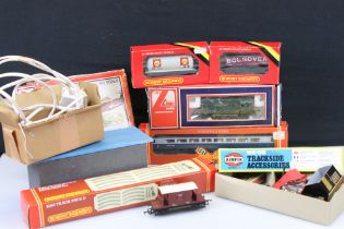 Group of OO gauge model railway to include boxed Lima 0-6-0 3004 BR locomotive, boxed Hornby R432 BR