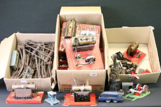 Quantity of Steam Engines, engine parts and accessories featuring many Mamod examples, condition