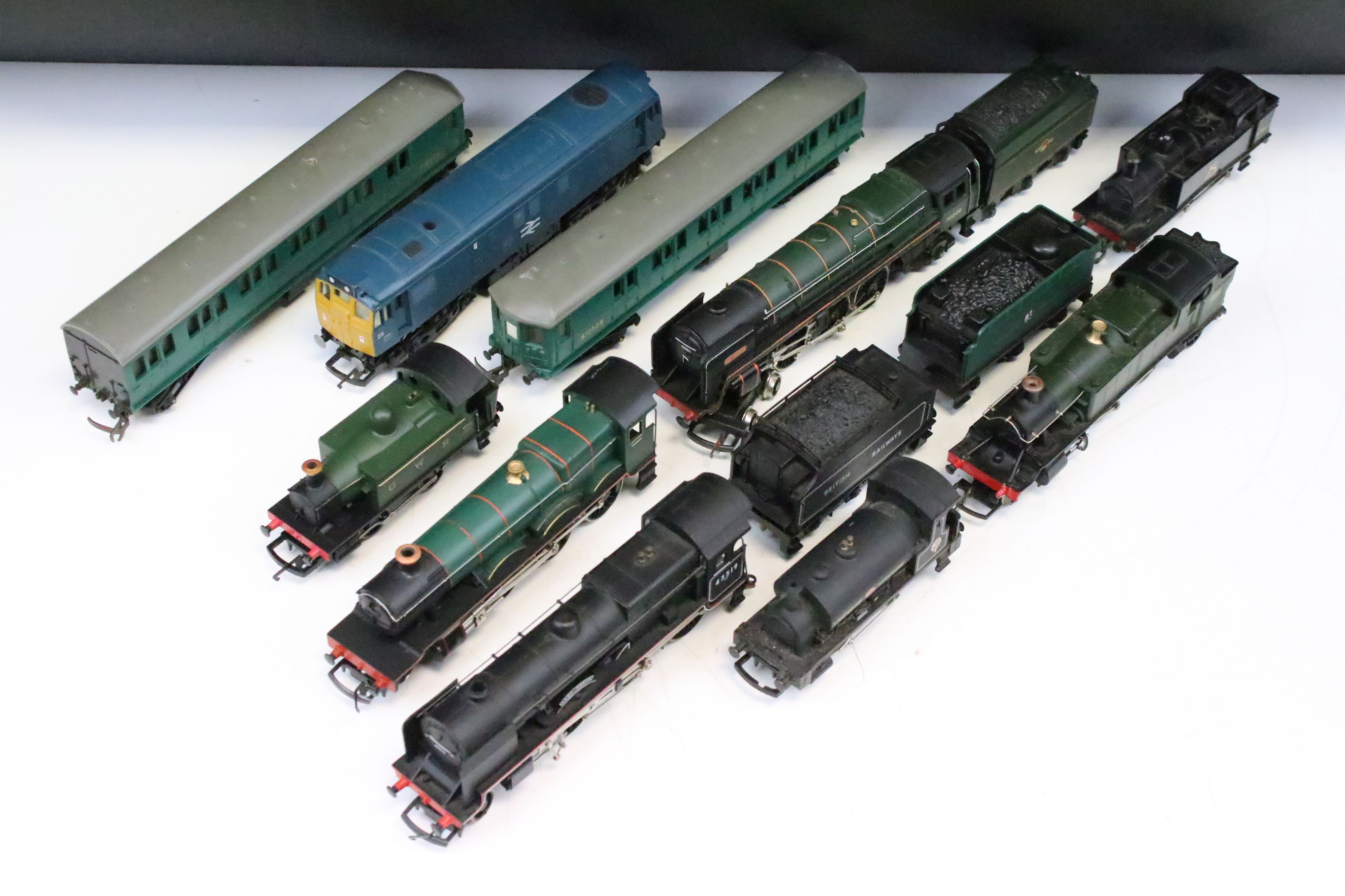 Eight OO gauge locomotives to include Hornby Lady Godiva, Hornby Kneller Hall, Hornby 0-4-0
