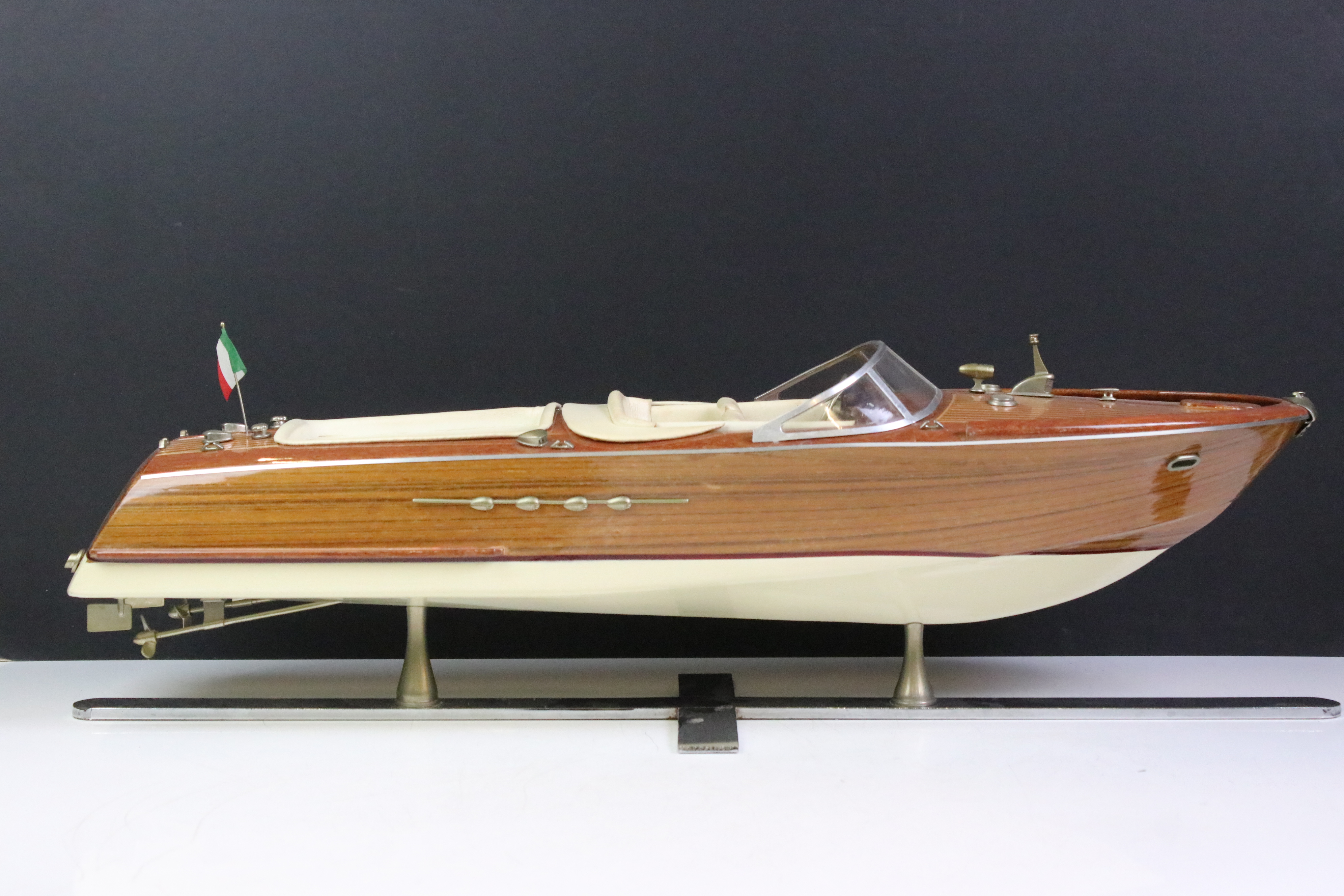 Authentic Models AM Aquarama Italian runabout model boat, on stand, 26" in length - Image 3 of 9