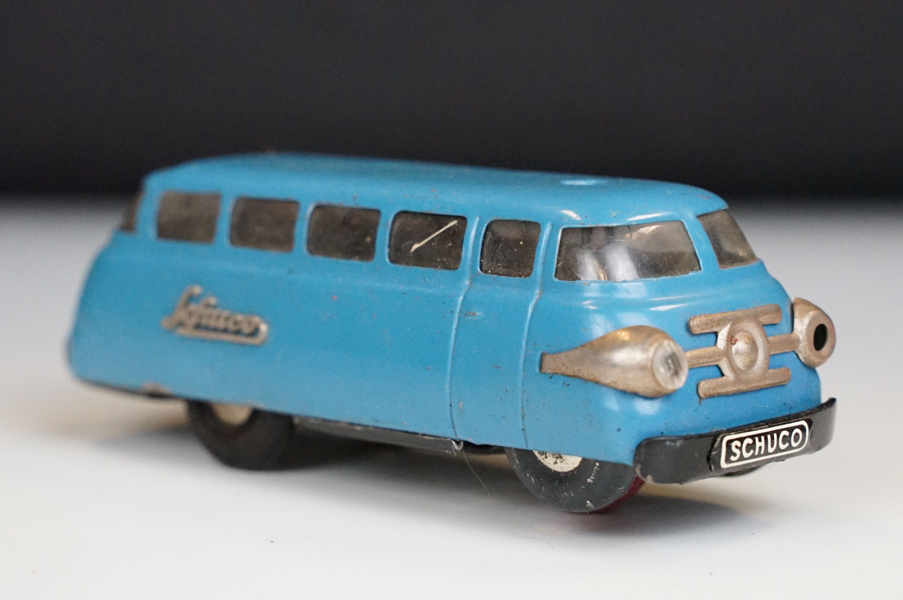 Three Schuco tin plate clockwork 3044 Varianto Bus models to include 2 x red and 1 x blue, no - Image 6 of 12