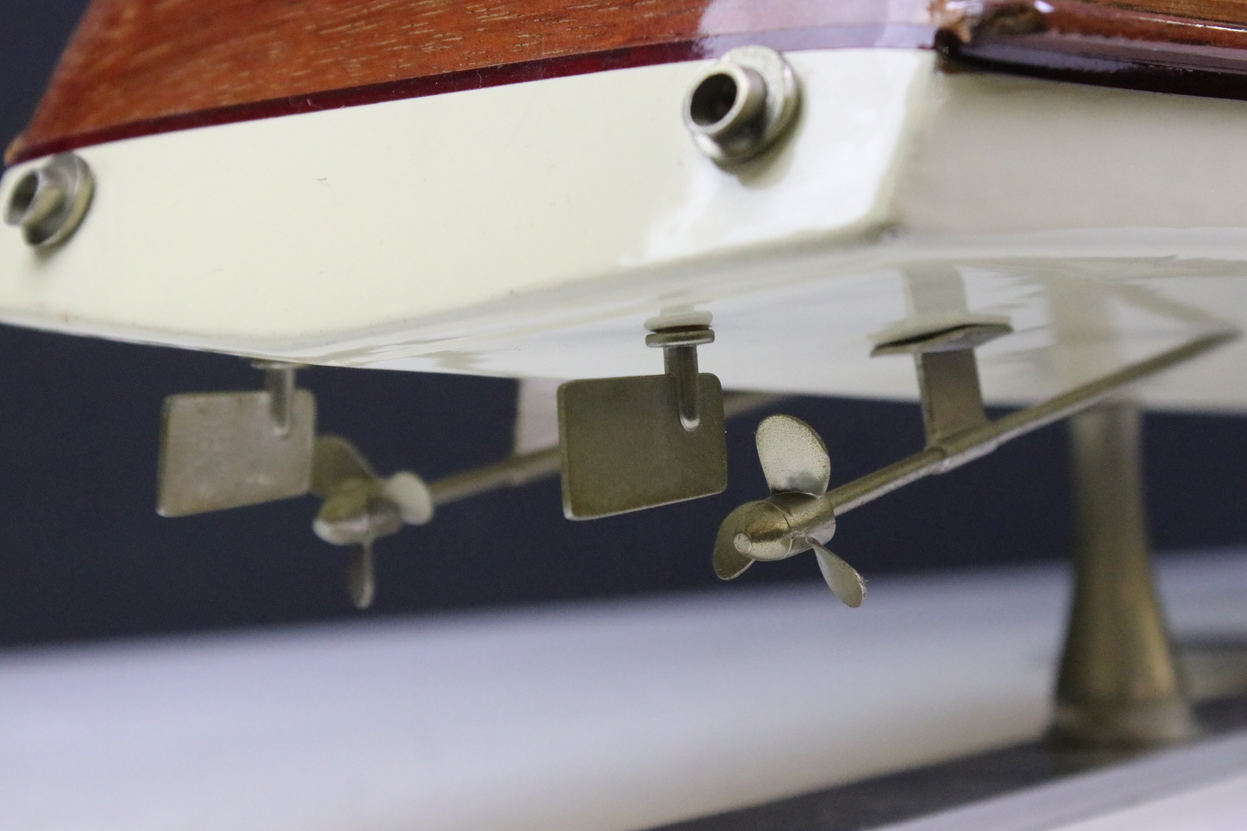 Authentic Models AM Aquarama Italian runabout model boat, on stand, 26" in length - Image 7 of 9