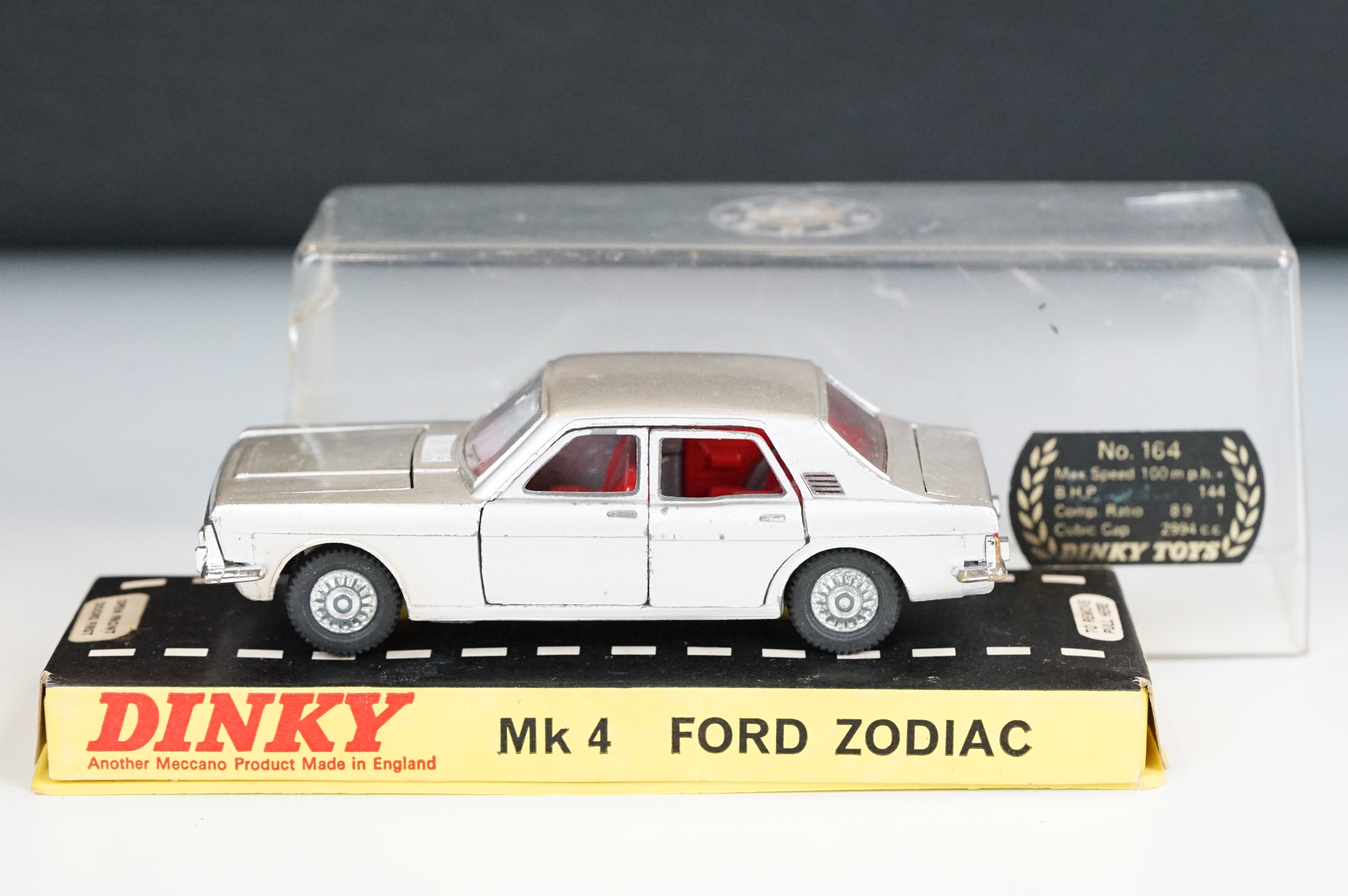 Two cased Dinky diecast models to include 164 Mk 4 Ford Zodiac & 215 Ford G.T. Racing Car (diecast - Image 20 of 23