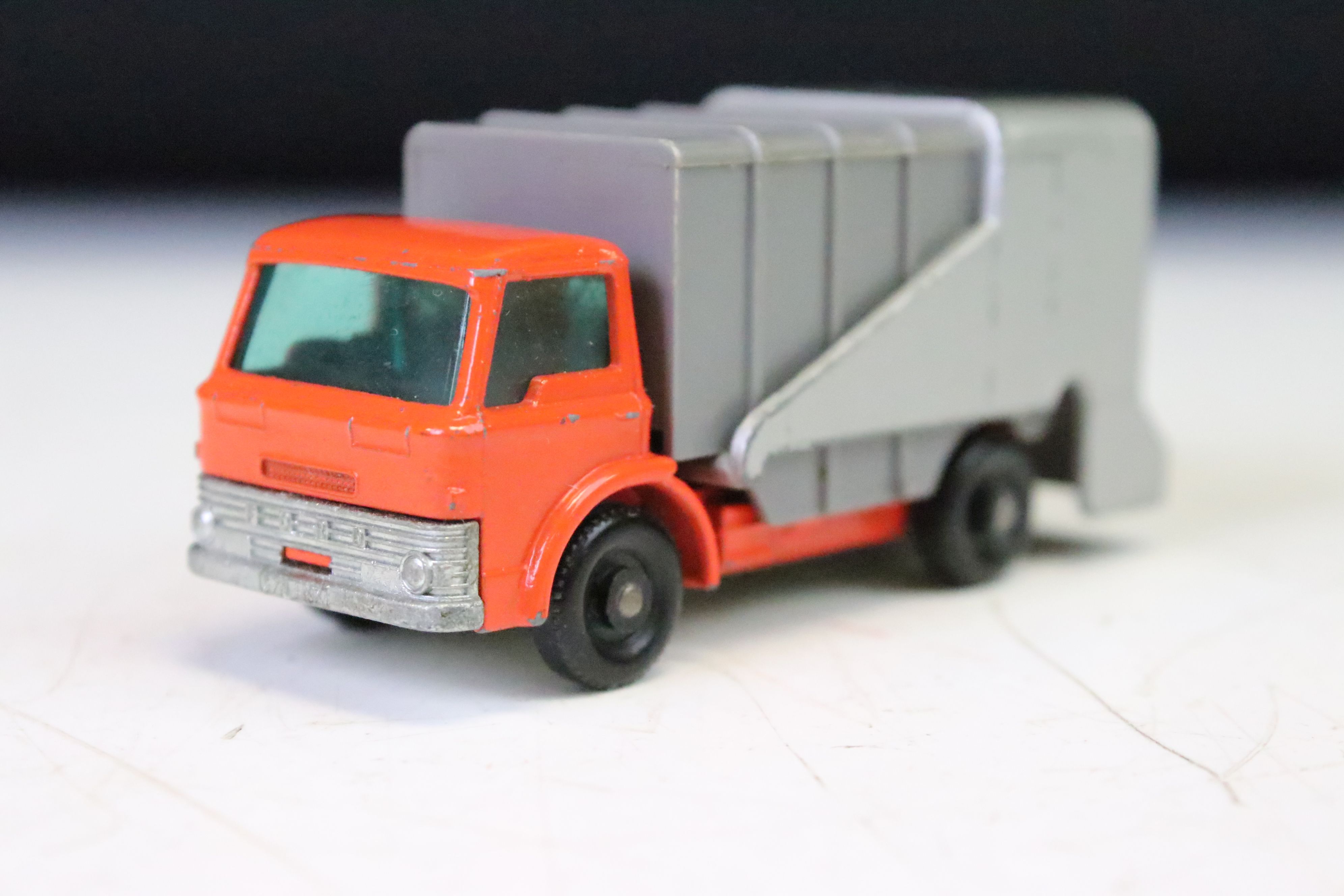 10 Boxed Matchbox 75 Series diecast models to include 51 8 Wheel Tipper, 2 x 47 DAF Tipper Container - Image 10 of 33