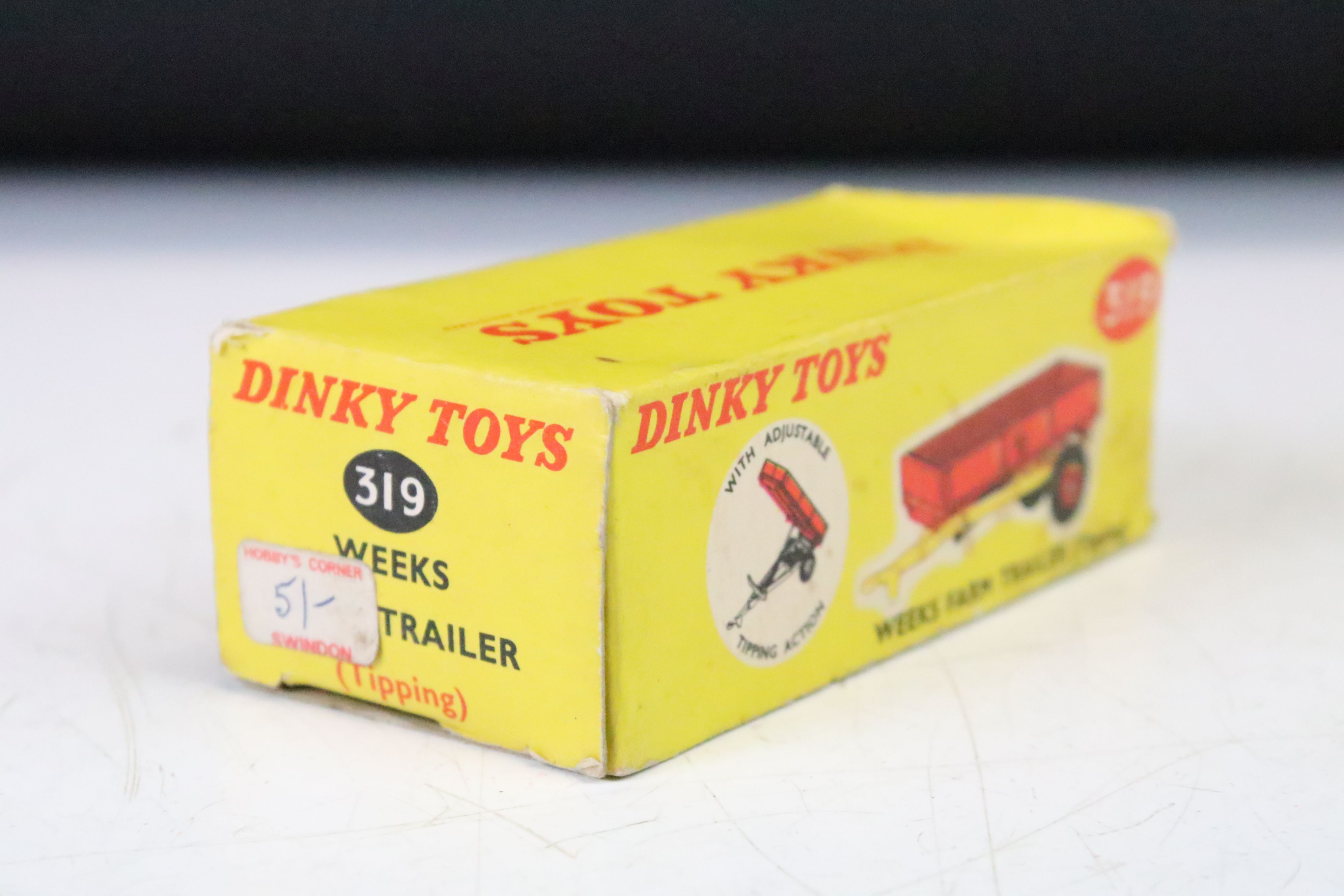 Three boxed Dinky diecast models to include 144 Volkswagen 1500 in white with red interior ( - Image 9 of 13