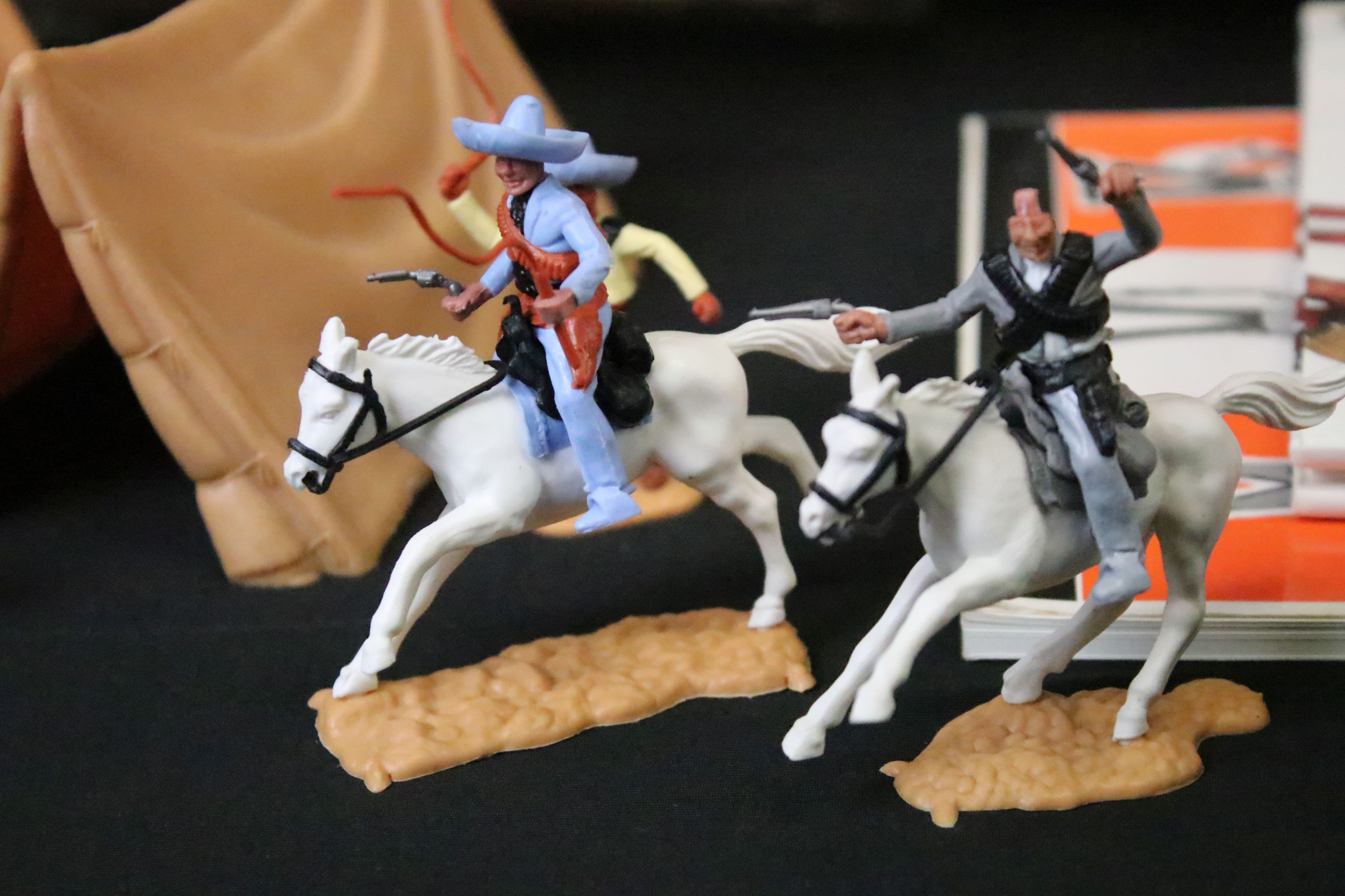 Large collection of Timpo Toys plastic figures, mainly Wild West & Mexican examples, to include - Image 5 of 12