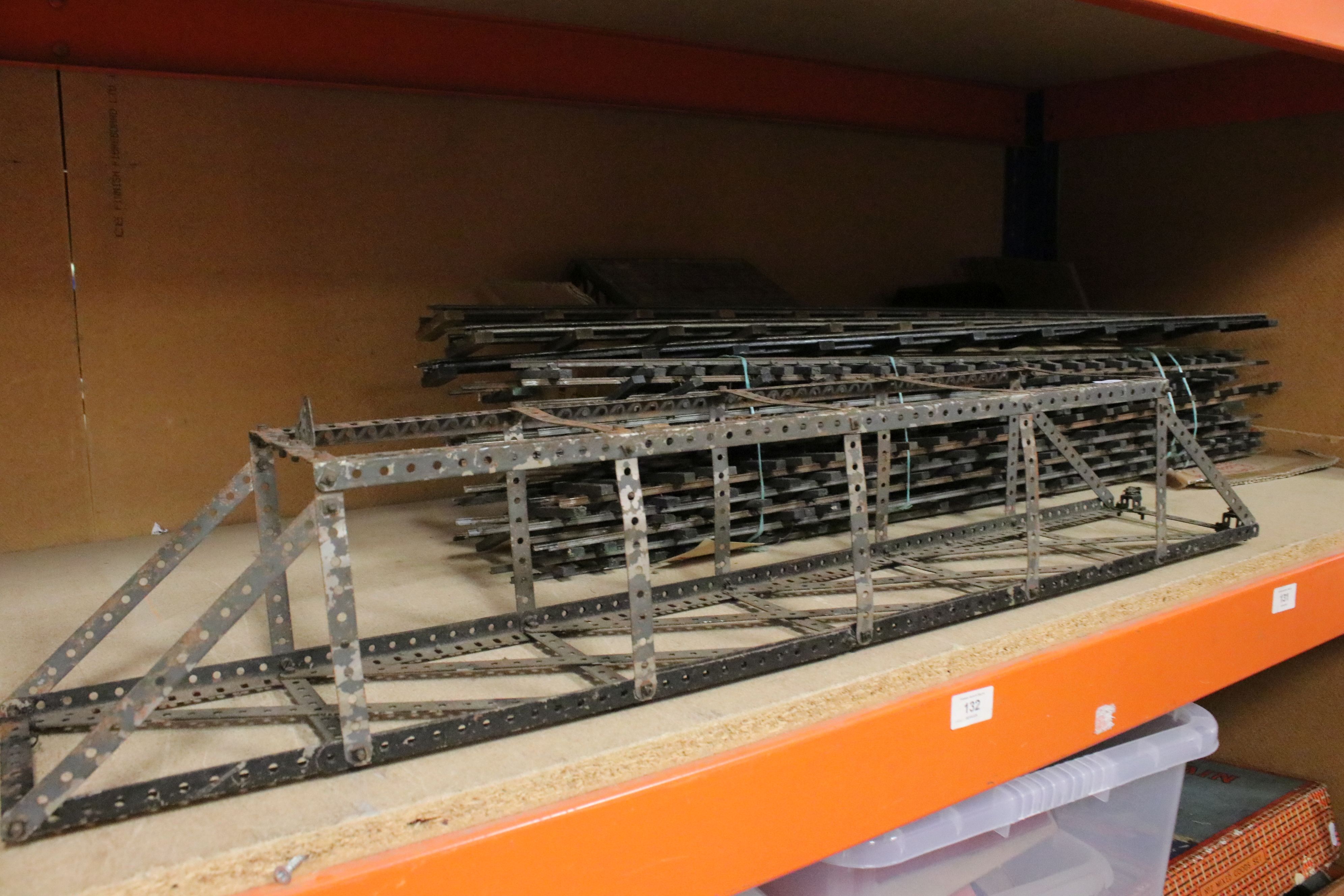 Quantity of early - mid 20th C O gauge model railway to include large quantity of track, Bing tin - Image 7 of 8