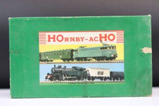 Boxed French Hornby ACHO HO gauge SNCF Passenger train set, complete with locomotive, rolling