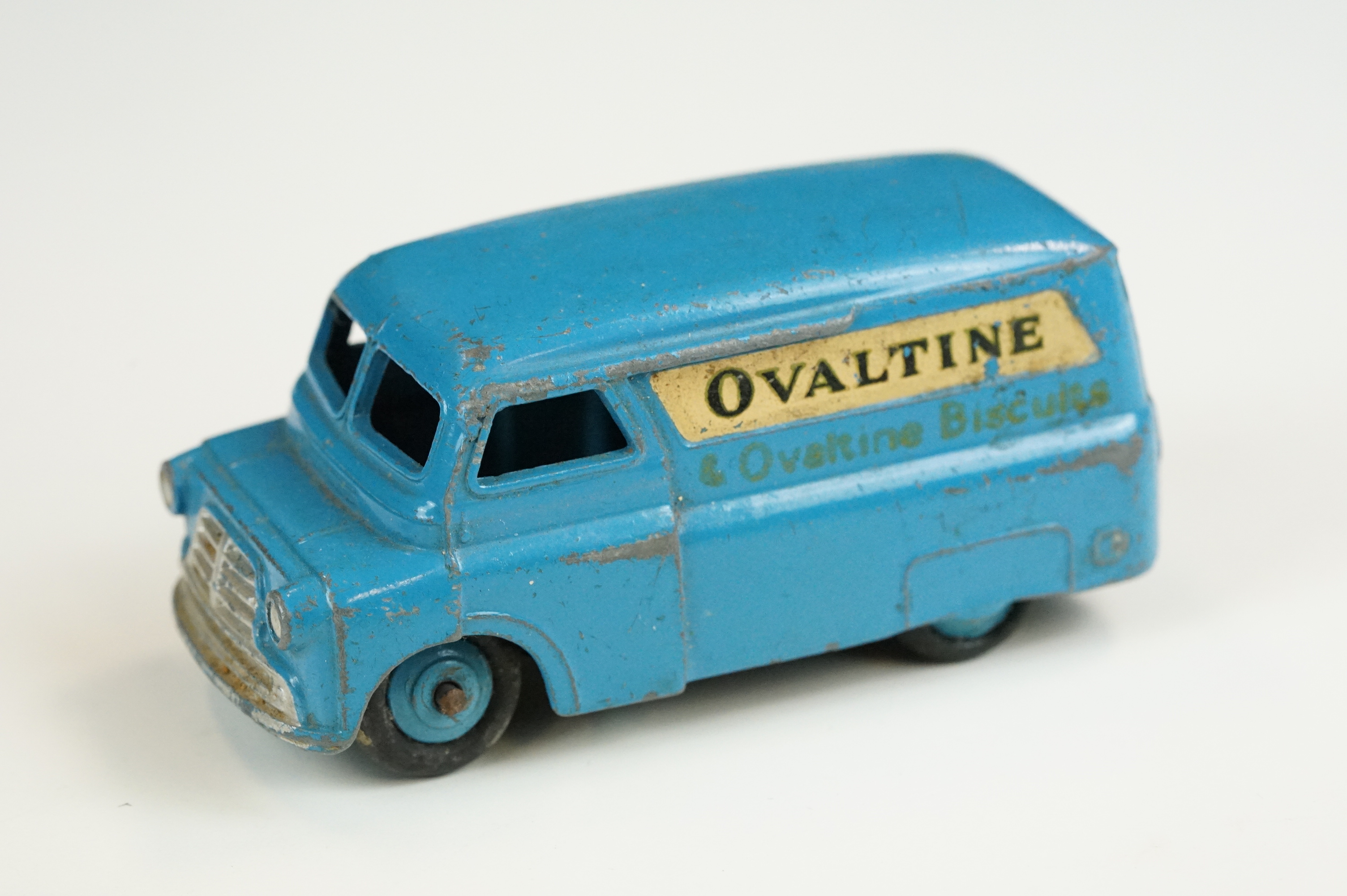 Two cased Dinky diecast models to include 164 Mk 4 Ford Zodiac & 215 Ford G.T. Racing Car (diecast - Image 6 of 23