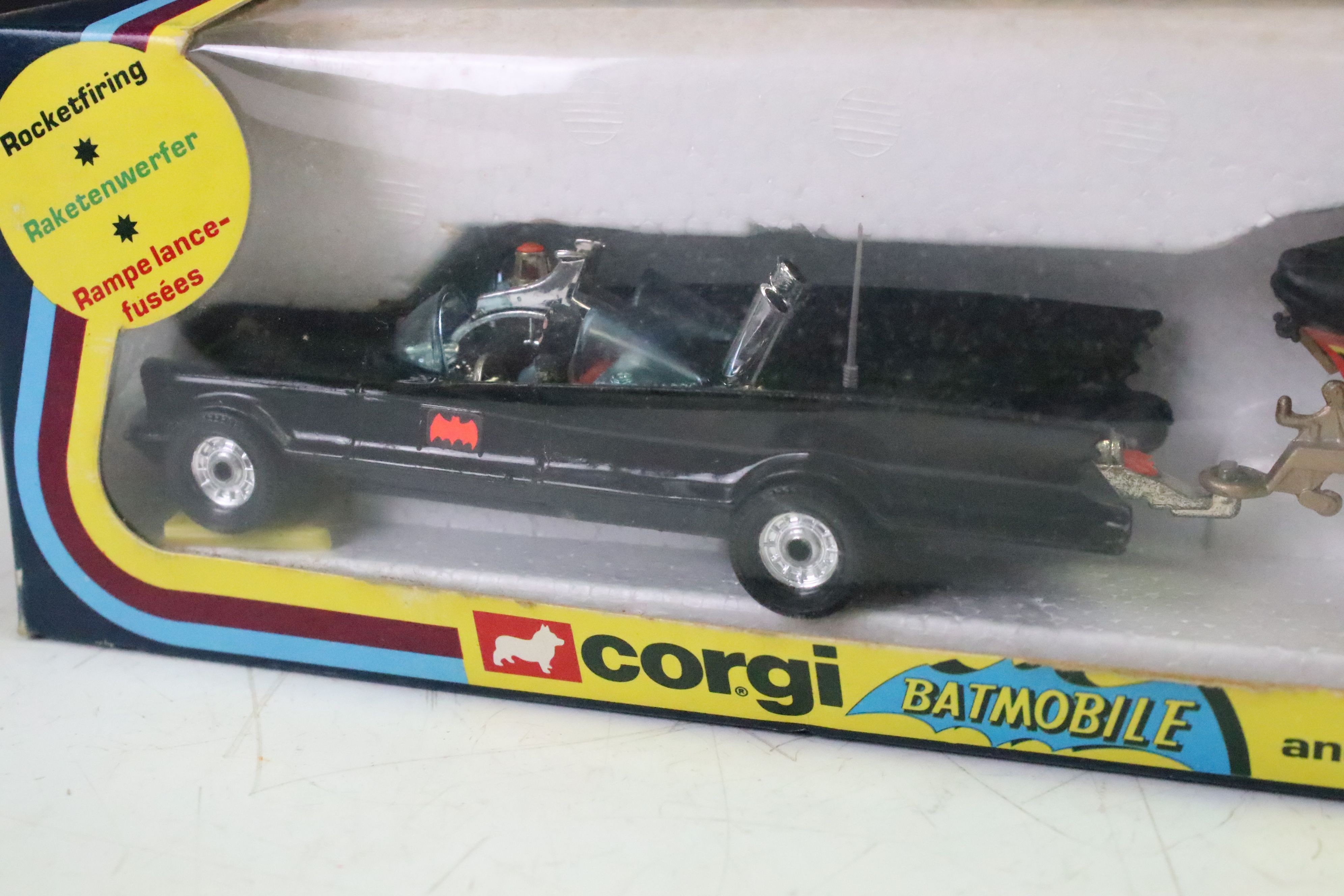 Boxed Corgi 3 Batmobile and Batboat diecast model set, complete with Batman & Robin figures, diecast - Image 3 of 5