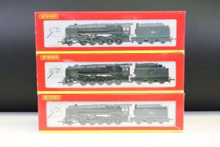 Three boxed Hornby OO Gauge Super Detail locomotives to include R2248 BR 2-10-0 Class 9F weathered