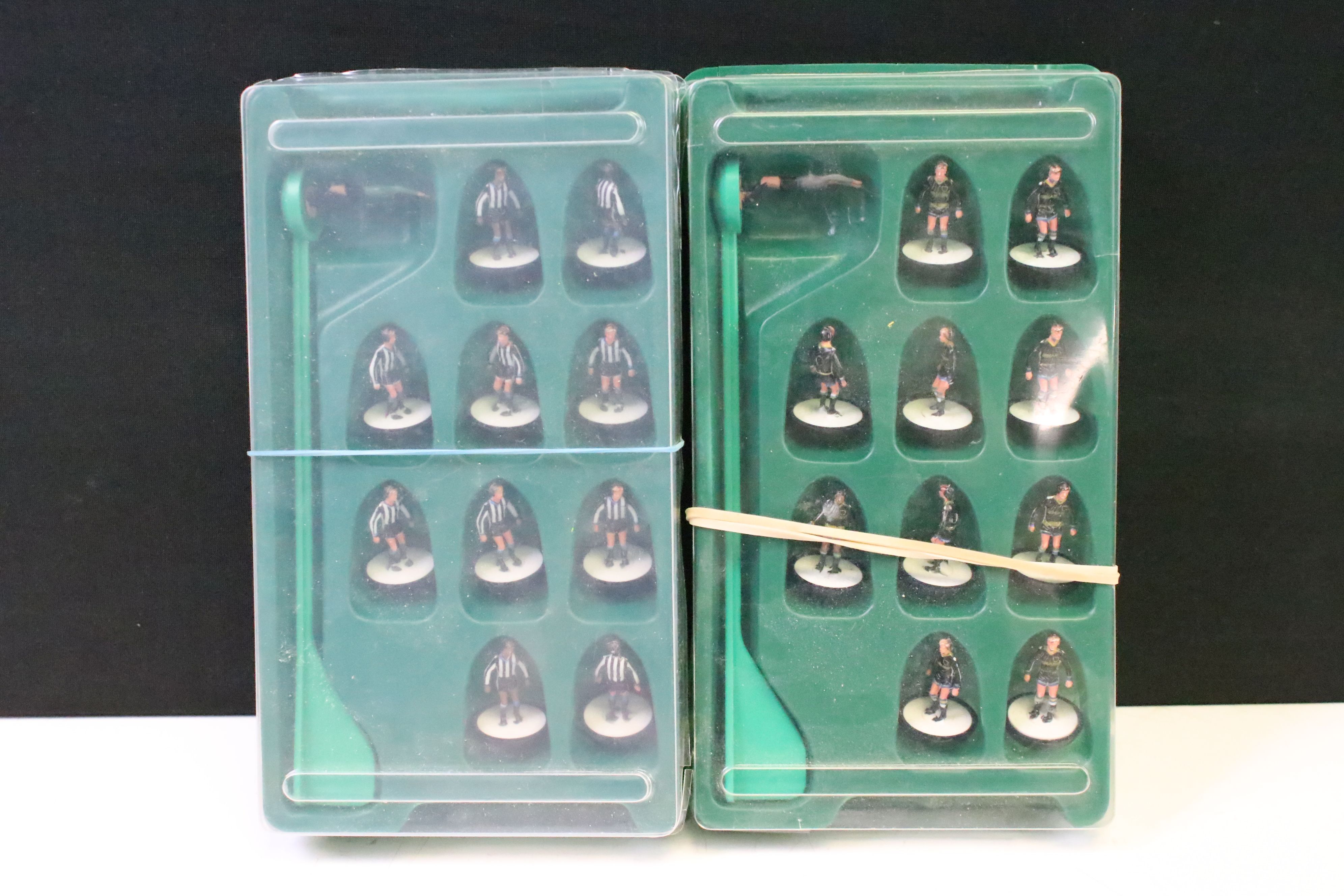 Subbuteo - Five boxed LW teams to include Brazil, England, Norwich City, Arsenal 2nd, Arsenal and - Image 5 of 10