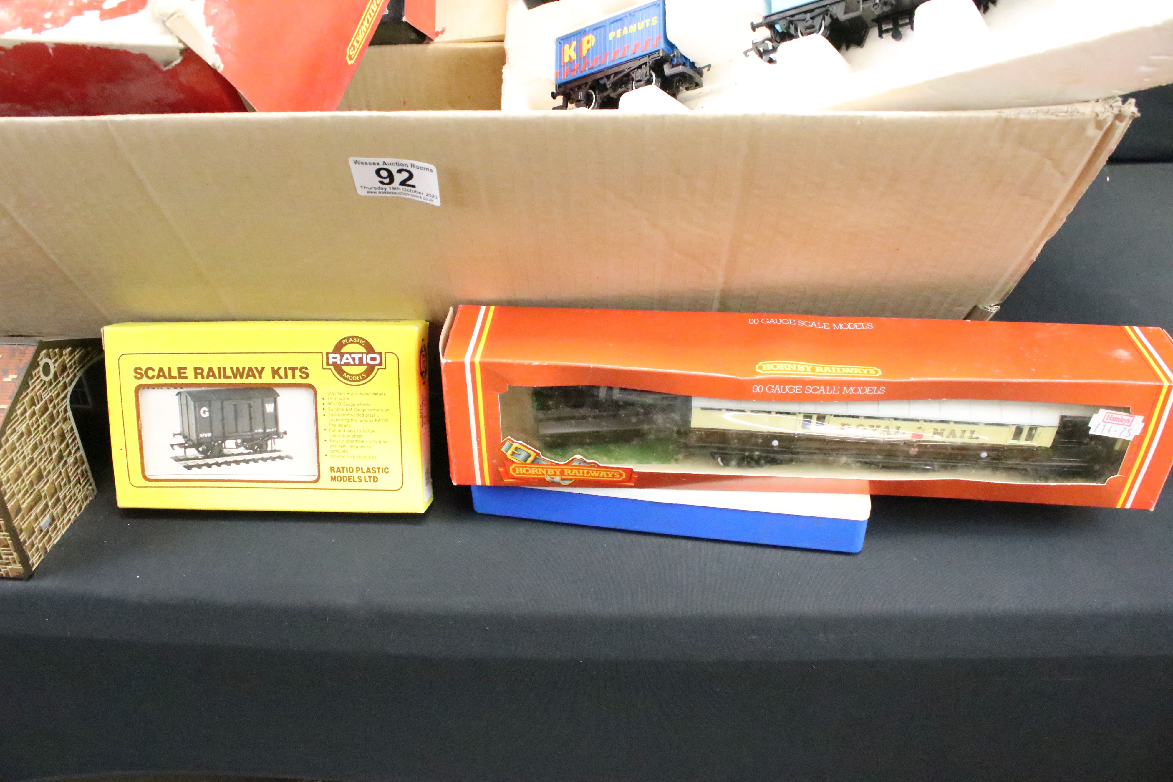 Quantity of OO gauge model railway to include Hornby Railfreight locomotive with 8 x items of - Image 3 of 5