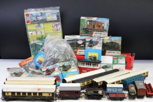 Collection of OO gauge model railway to include boxed Hornby R759 GWR Loco Albert Hall, around 30