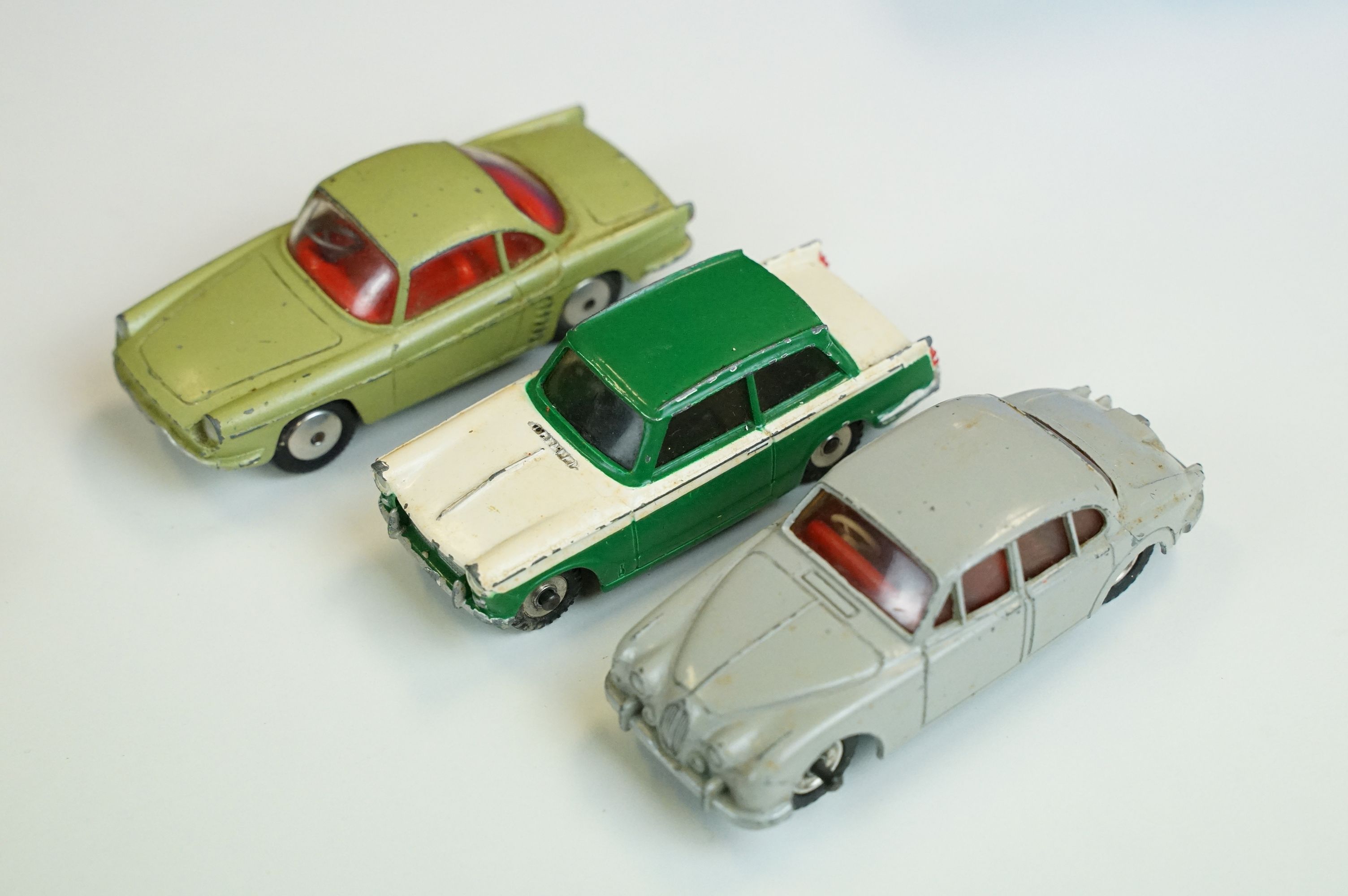 35 Mid 20th C play worn diecast models to include Dinky, Triang & Corgi examples, featuring Triang - Image 8 of 13