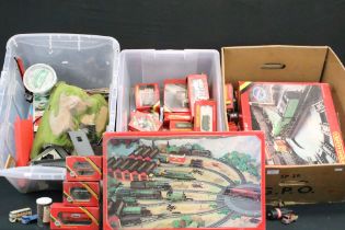 Large collection of Hornby OO gauge model railway to include 3 x boxed locomotives (R761 GWR Kneller