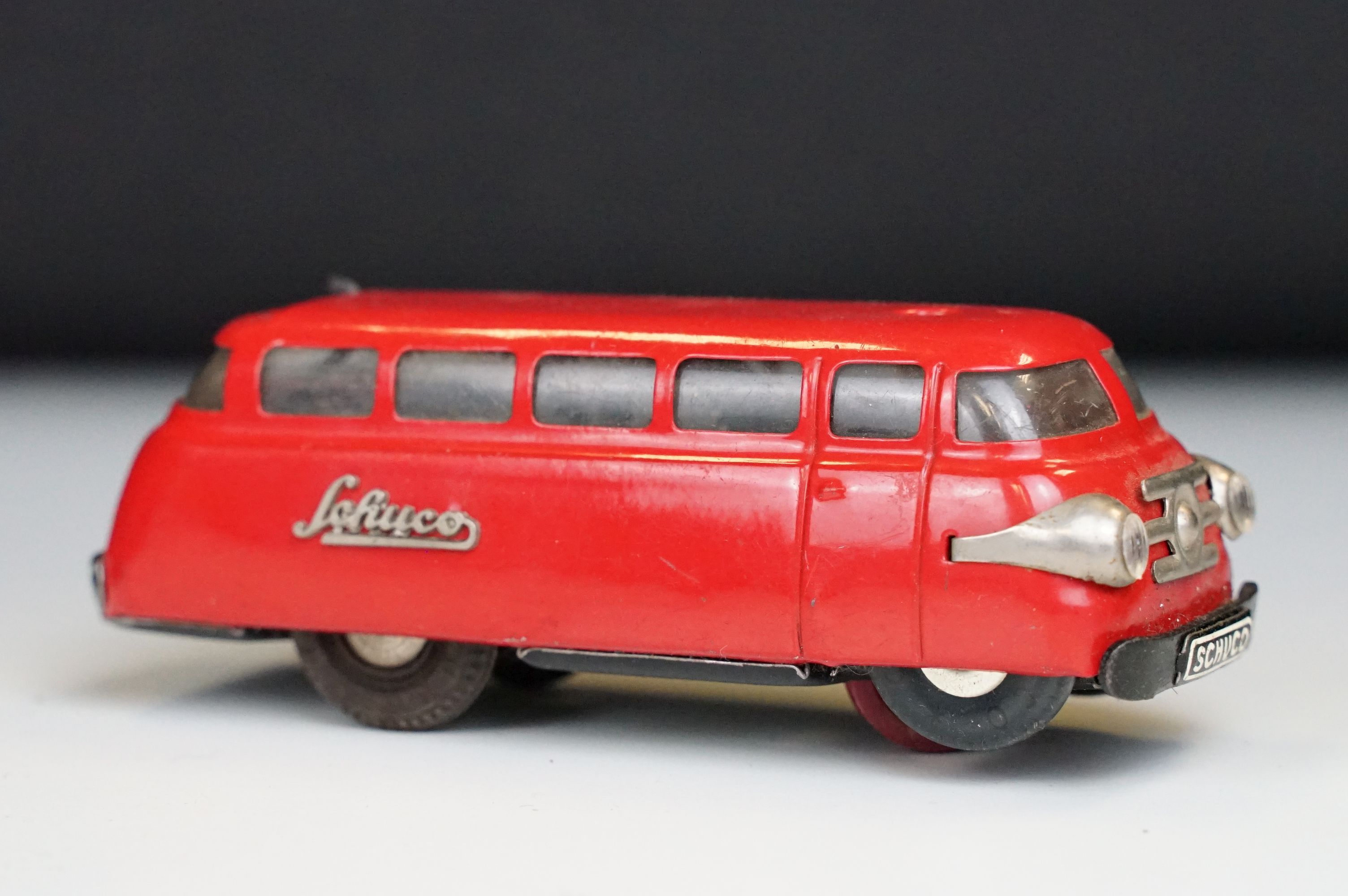 Three Schuco tin plate clockwork 3044 Varianto Bus models to include 2 x red and 1 x blue, no - Image 9 of 12