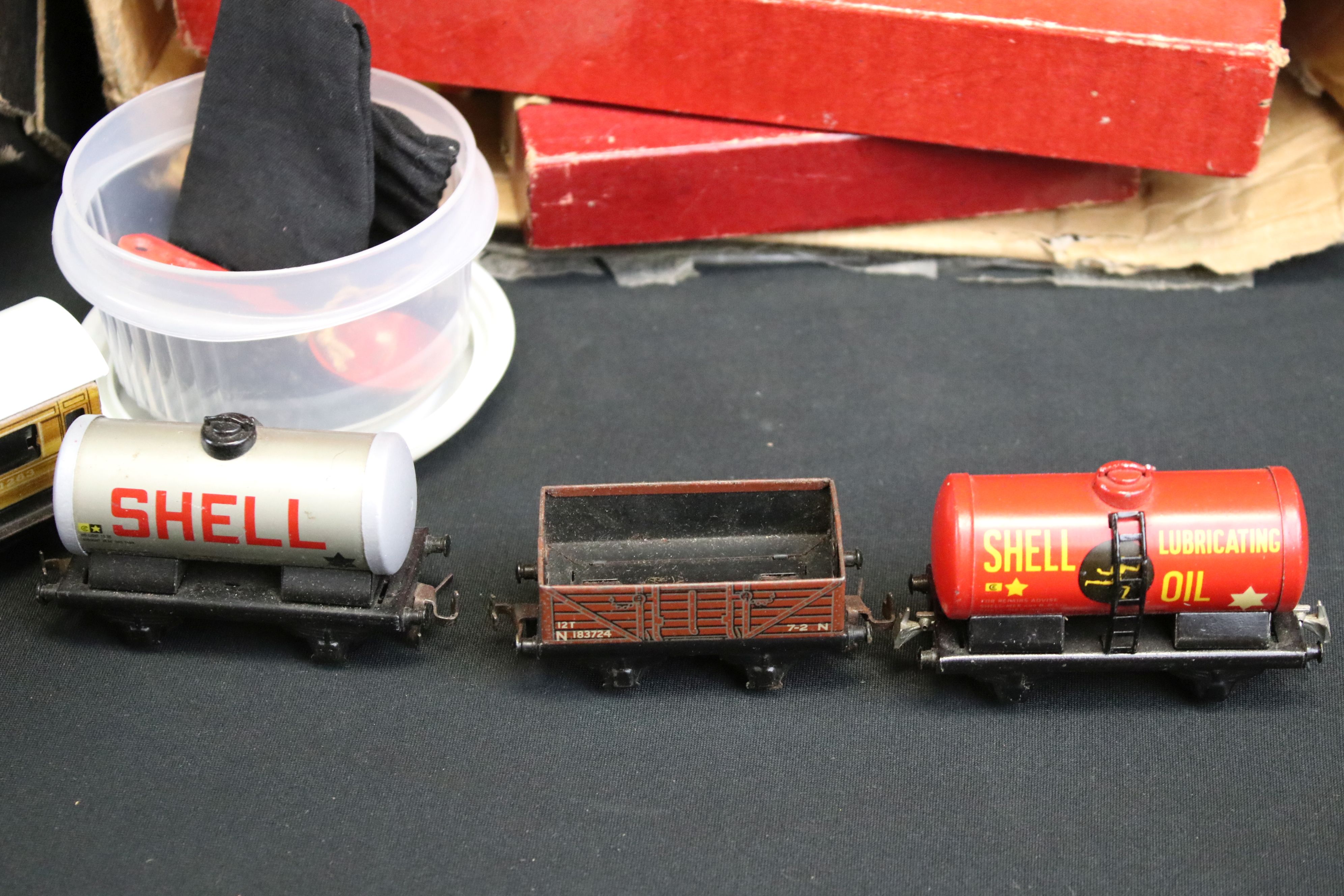 Quantity of TTR model railway to include over 70 unboxed items of rolling stock featuring coaches, - Image 3 of 8