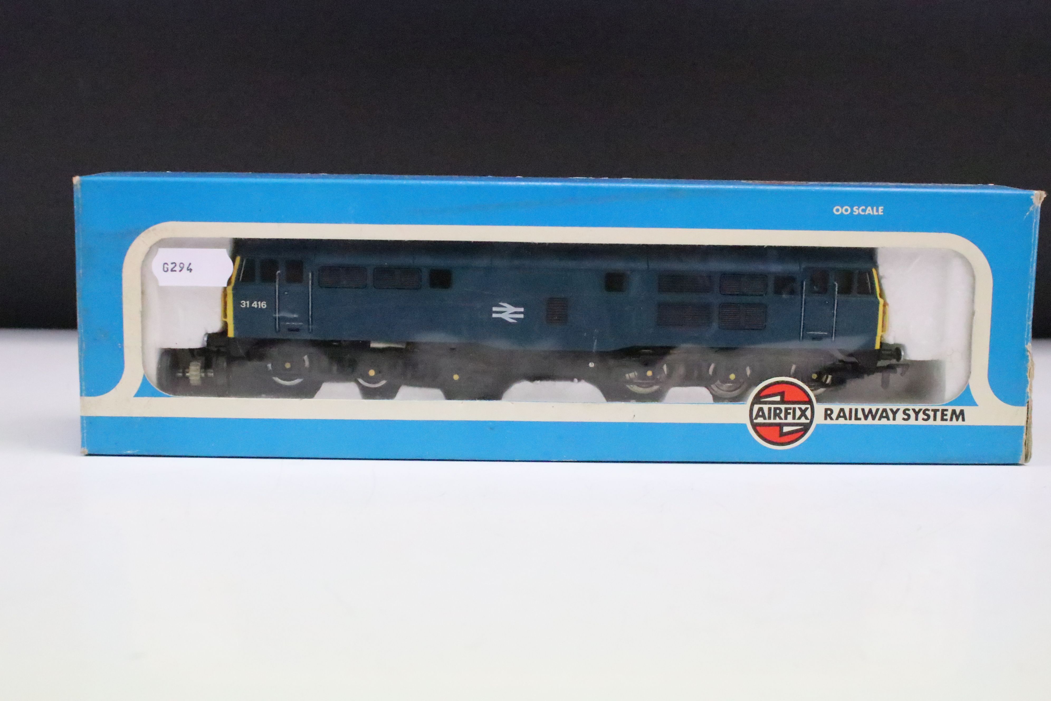 Two boxed OO gauge locomotives to include Palitoy Mainline 37058 0-6-0 2251 Class Collett Locomotive - Image 8 of 10