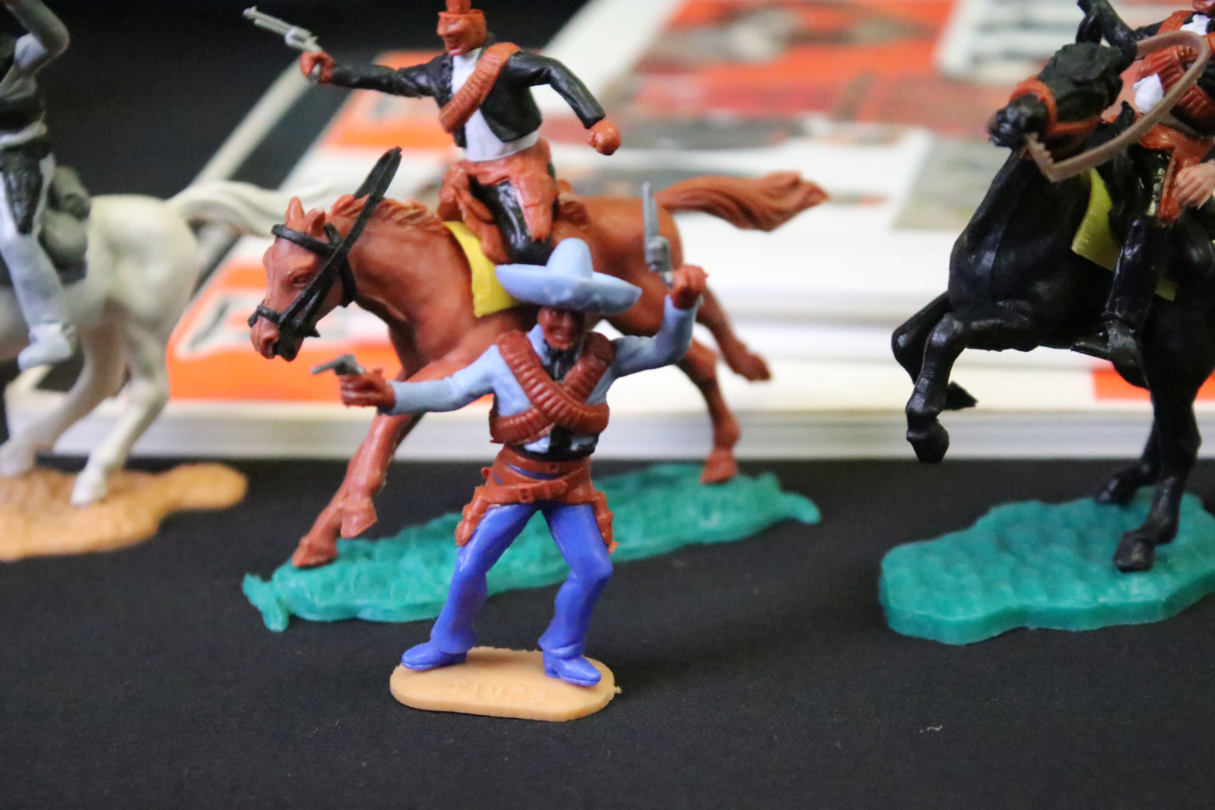 Large collection of Timpo Toys plastic figures, mainly Wild West & Mexican examples, to include - Image 4 of 12