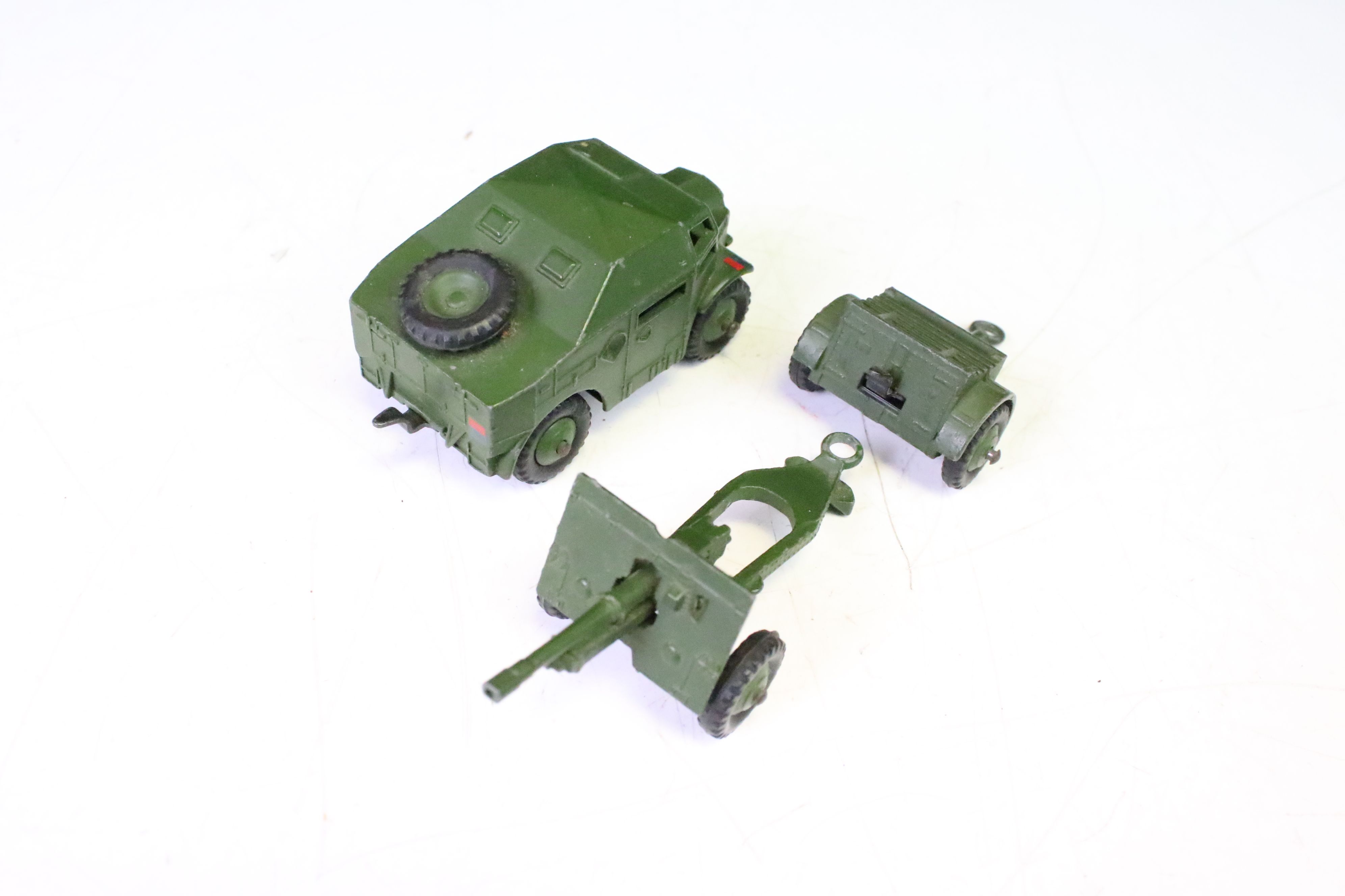 Three boxed Dinky military diecast models to include 697 25-Pounder Field Gun Set, 660 Tank - Image 3 of 13