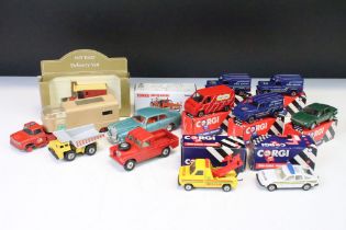 Small quantity of boxed and unboxed diecast models to include Matchbox K-18 Articulated Horse van, 7