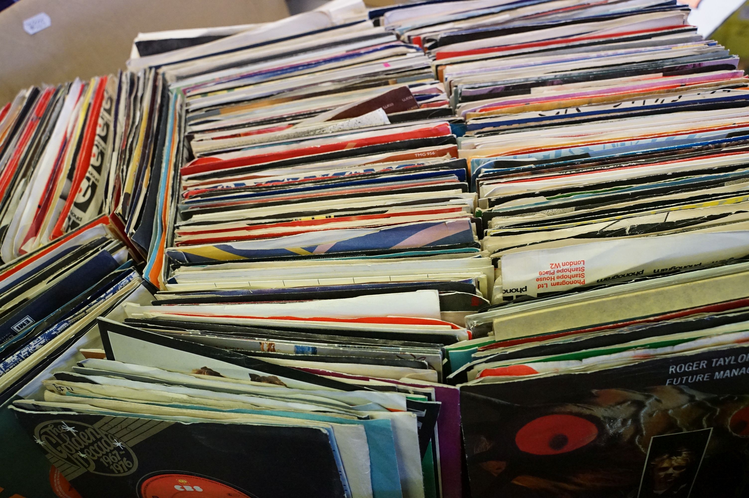 Vinyl - Over 300 mainly 1970s & 80s 7" singles to include The Beatles, Little Richard, T-Rex, Queen, - Image 4 of 4