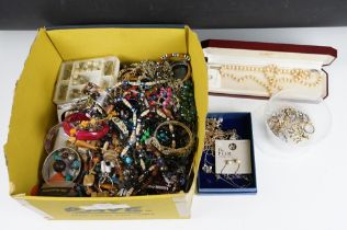 Collection of Costume Jewellery, some vintage