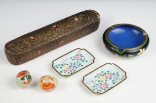 19th century Persian lacquered papier mache qalamdan pen box with gilt floral decoration (approx