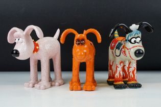 Three Aardman / W&G Ltd Wallace & Gromit ' Gromit Unleashed ' figures to include A Grand Day Out,