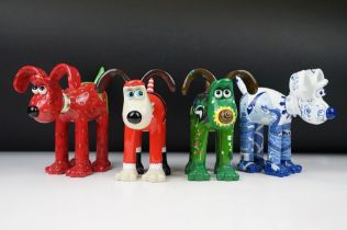 Four Aardman / W&G Ltd Wallace & Gromit 'Gromit Unleashed' figures to include Gromberry, Santa Paws,