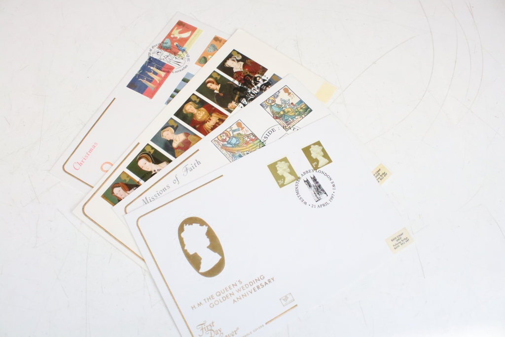 Collection of first day covers to include two large album of covers dating from the 1970s to the - Image 21 of 24