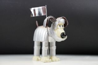 Aardman / W&G Ltd Wallace & Gromit 'Gromit Unleashed ' Sir Gromit of Bristol figure, as created by