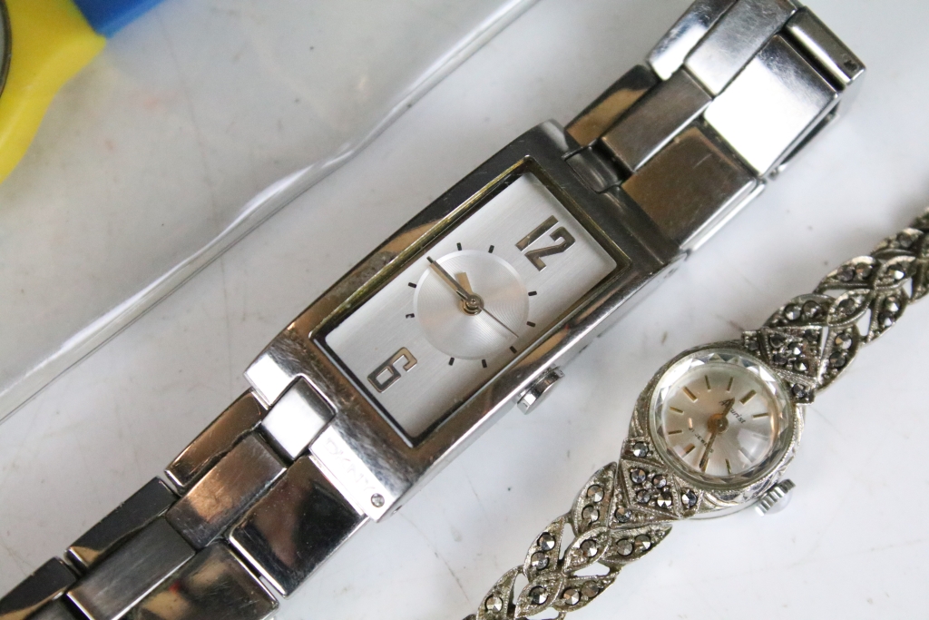 A small collection of ladies and gents wristwatches together with three Beswick figurines. - Image 4 of 13