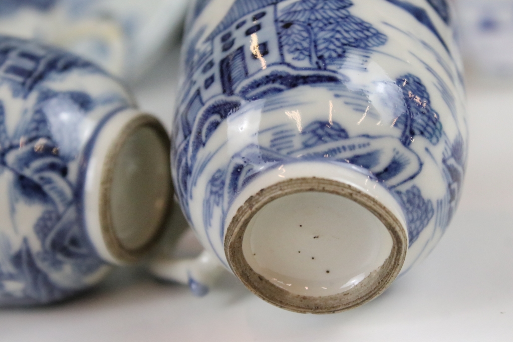 Selection of Chinese blue and white ceramics to include five 19th Century tea cups, a blue and white - Image 10 of 14