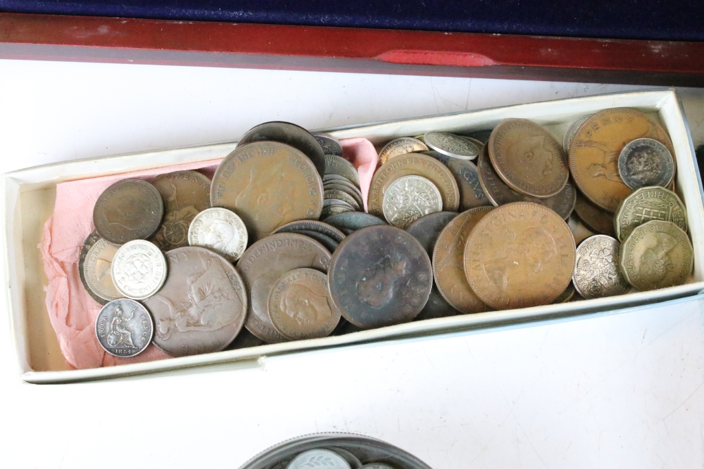 A collection of British and World coins to include pre decimal and silver examples together with - Image 7 of 10