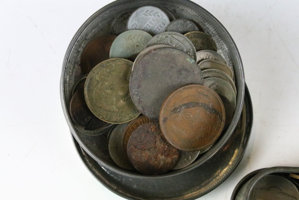 A collection of British and World coins to include pre decimal and silver examples together with - Image 6 of 10