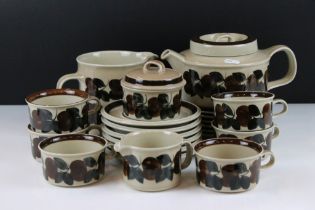 Arabia of Finland 'Ruija' pattern tea set to include teapot & cover, 6 cups & saucer, 6 tea