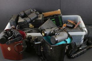 Collection of binoculars and bags to include Halina, Minolta, Commodore, Bob Optik, Boots admiral