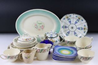 Susie Cooper 'Endon' tea set, pattern no. 1574, to include 5 teacups & saucers, 5 tea plates, milk