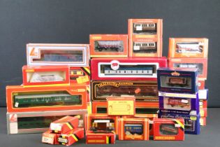 37 Boxed OO gauge items of rolling stock to include 30 x Hornby / Triang, 2 x Bachmann, 2 x Dapol, 1