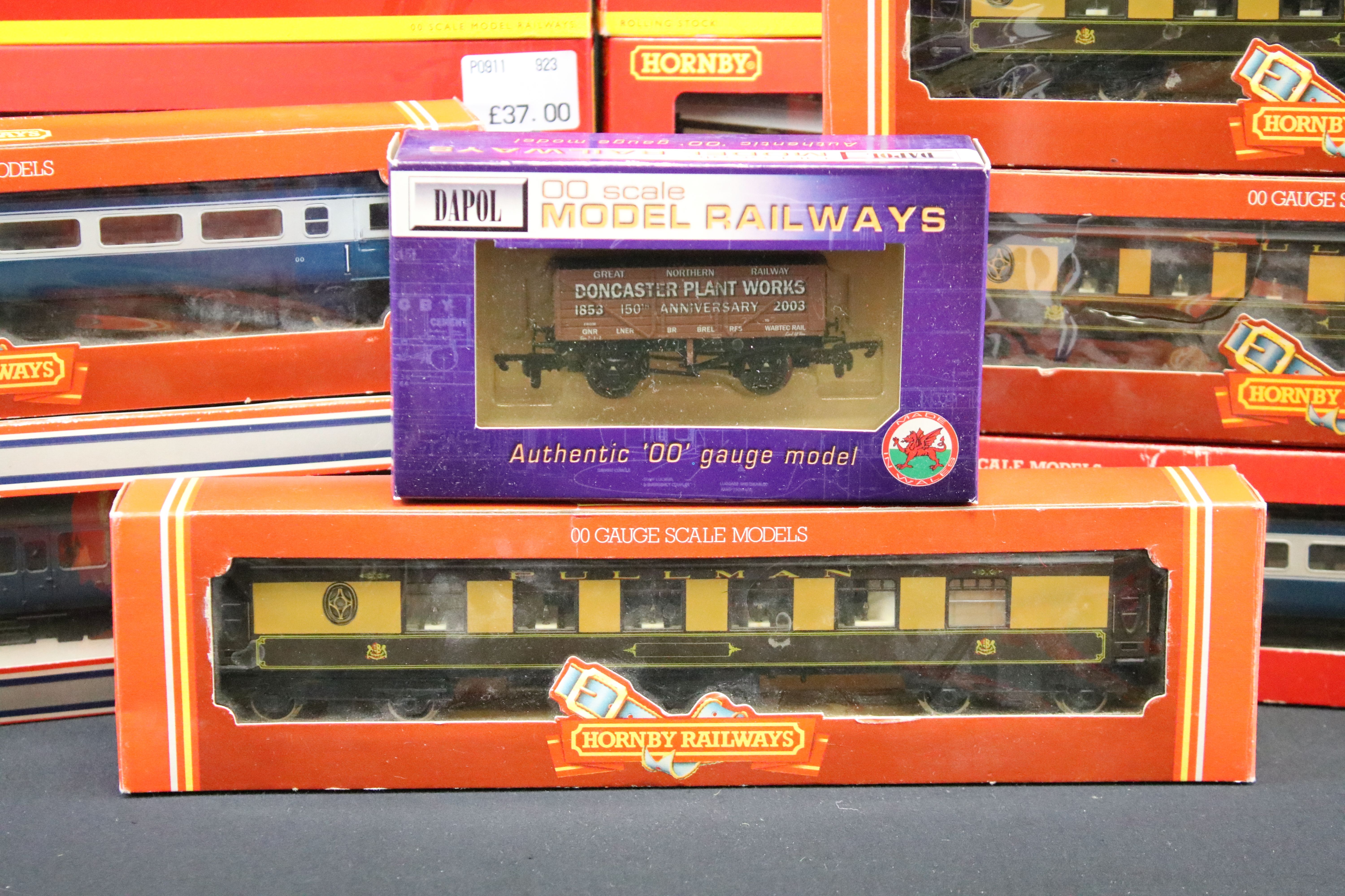 15 Boxed OO gauge items of rolling stock to include 13 x Hornby featuring R4519, R4520, R4521, - Image 4 of 10