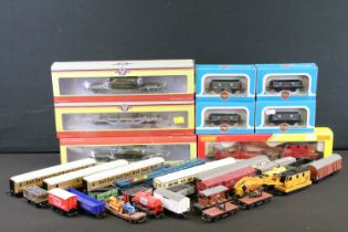 Eight boxed OO gauge items of rolling stock to include Hornby Railroad R697 Breakdown Crane, 3 x