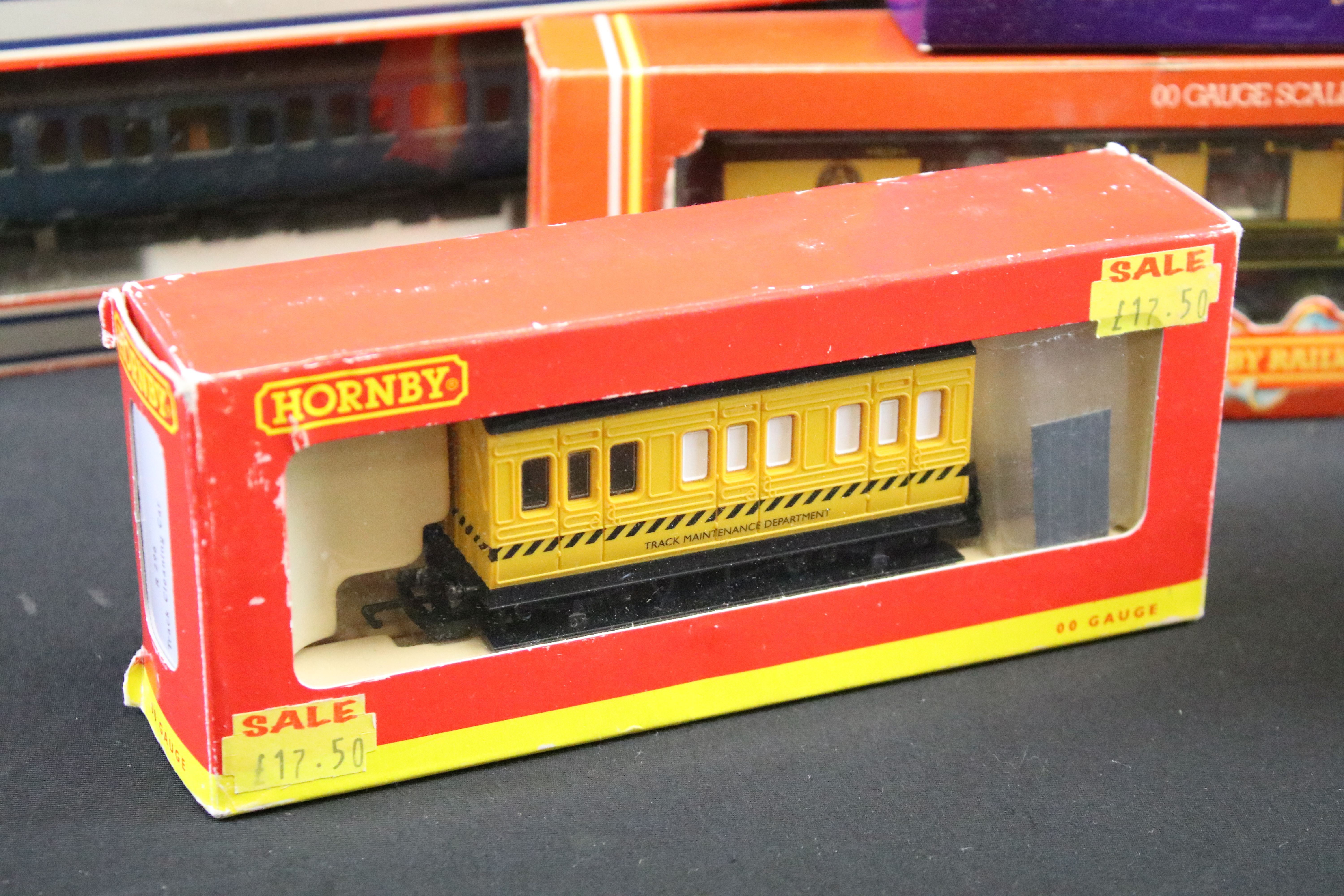 15 Boxed OO gauge items of rolling stock to include 13 x Hornby featuring R4519, R4520, R4521, - Image 3 of 10