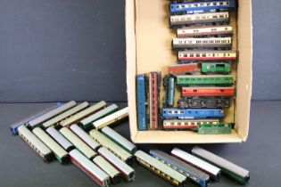 35 OO gauge & Hornby Dublo items of rolling stock to include mainly Hornby coaches featuring Night