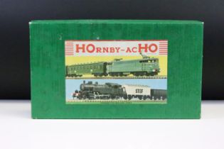 Boxed French Hornby ACHO HO gauge SNCF Passenger train set, complete with locomotive, rolling